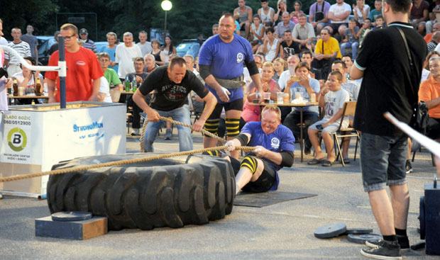 Снагатори се  лако играли тонама